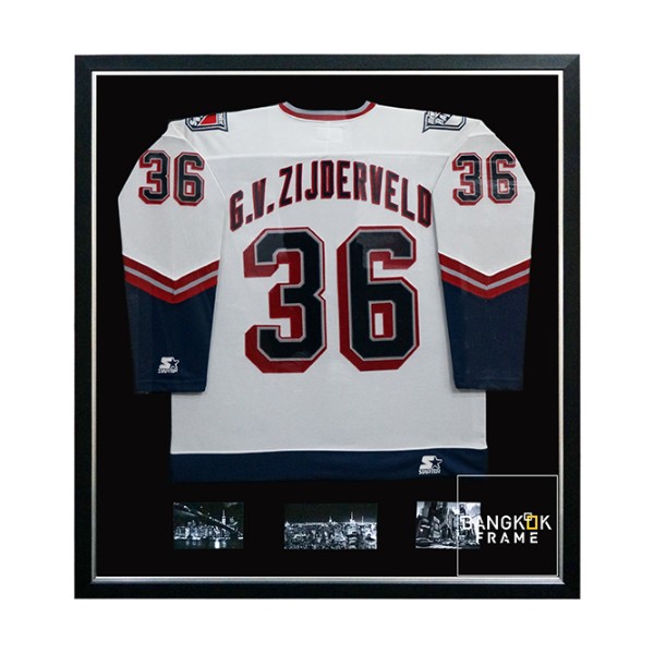 กรอบรูปโชว์เสื้อพนักงานบริษัท พร้อมลายเซ็นพนักงาน